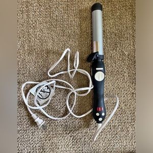 Beachwaver 1.25 curling iron